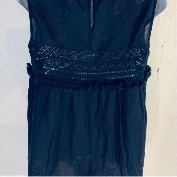 Anthropologie Chan LuLu Navy Sleeveless Blouse. - Picture 5 of 7